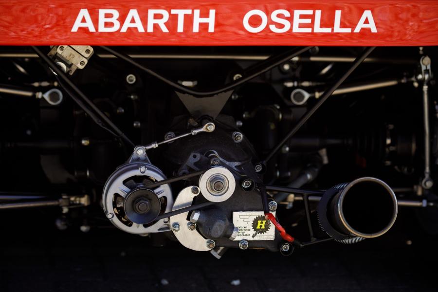 Моторный отсек Abarth Osella 2000 (SE021) 1971 года  (фото 18 из 26)